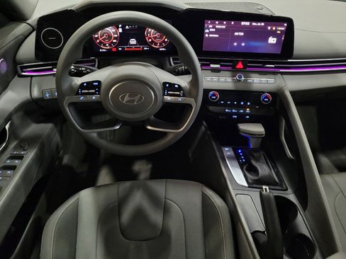 Used 2024 Hyundai Elantra SEL FWD image 22