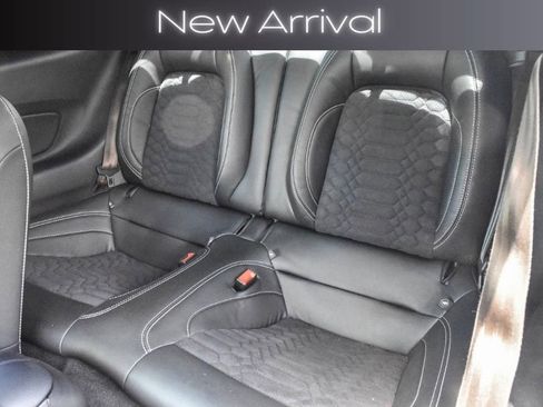 Used 2020 Ford Mustang Shelby GT350 w/ Technology Package RWD image 12