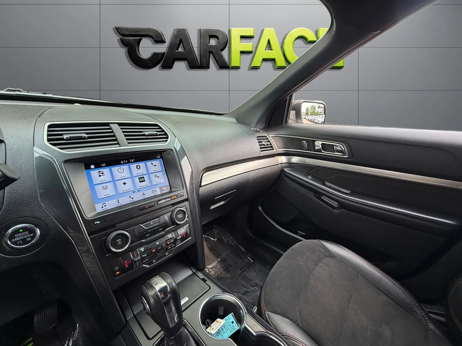 Used 2018 Ford Explorer XLT w/ Equipment Group 202A AWD/4WD image 37