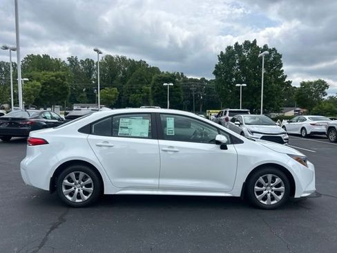New 2026 Toyota Corolla LE FWD image 4
