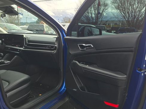 Used 2023 Kia Sportage SX image 10