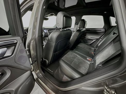 Used 2018 Porsche Macan image 17