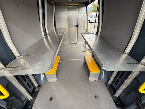 Used 2018 Mercedes-Benz Sprinter 2500 image 20