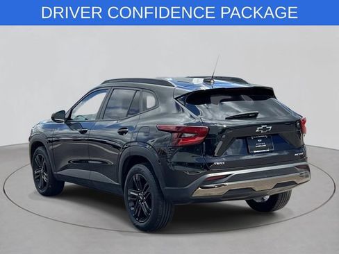 Used 2025 Chevrolet Trax ACTIV w/ Driver Confidence Package FWD image 3