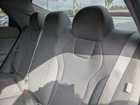 Used 2025 Hyundai Elantra SE w/ Cargo Package FWD image 29