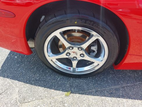 Used 2004 Chevrolet Corvette Coupe w/ Preferred Equipment Group RWD image 26