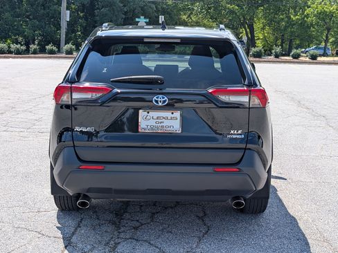 Used 2023 Toyota RAV4 XLE w/ Convenience Package AWD/4WD image 4