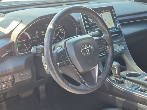 Used 2021 Toyota Avalon Limited FWD image 12