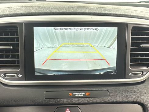 Used 2022 Kia Sportage LX image 25