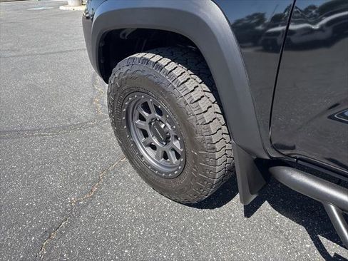 Certified 2023 Toyota Tacoma TRD Off-Road AWD/4WD image 11