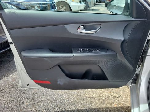 Used 2021 Kia Forte LXS FWD image 11