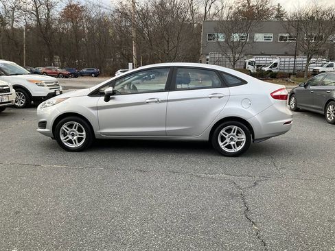 Used 2019 Ford Fiesta SE image 8