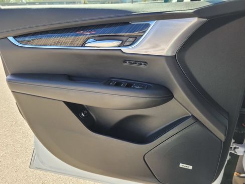 Certified 2024 Cadillac XT6 Premium Luxury FWD image 31