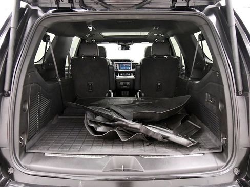 Used 2023 GMC Yukon XL Denali AWD/4WD image 7