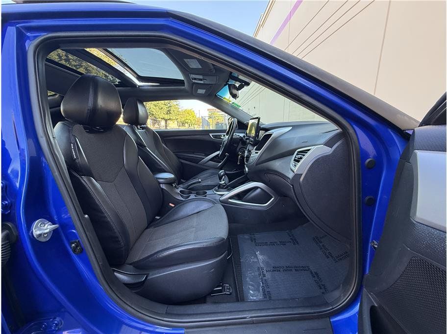 Used 2014 Hyundai Veloster w/ Style Package 02 FWD image 13