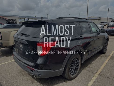 Used 2022 Ford Explorer XLT w/ Equipment Group 202A RWD image 4