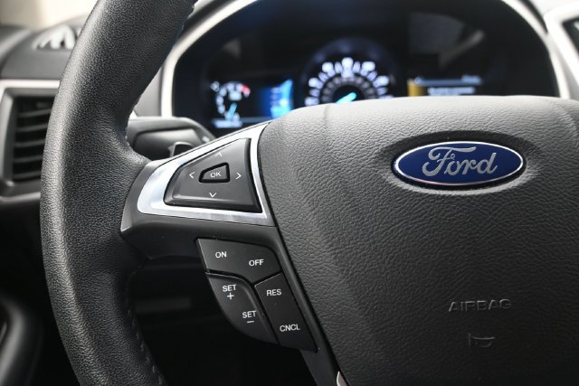 Used 2017 Ford Edge SEL w/ Equipment Group 201A AWD/4WD image 26
