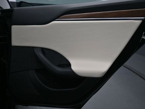 Used 2021 Tesla Model S Plaid image 25