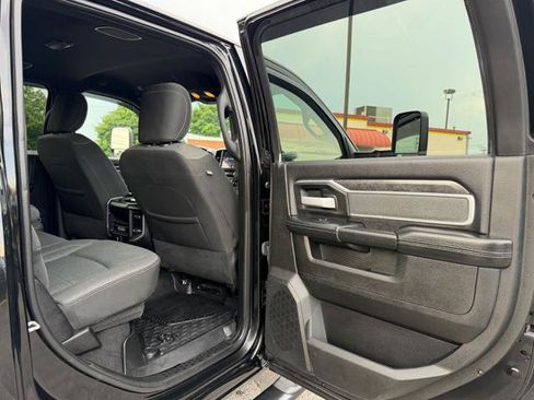 Used 2021 RAM 2500 Big Horn w/ Level 2 Equipment Group AWD/4WD image 17