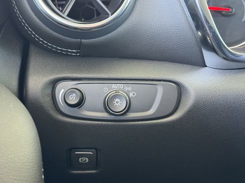 New 2025 Chevrolet Blazer LT w/ Midnight/Sport Edition image 24