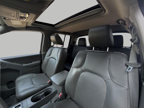 Used 2019 Nissan Frontier SL AWD/4WD image 36