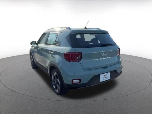 Used 2025 Hyundai Venue SEL image 11