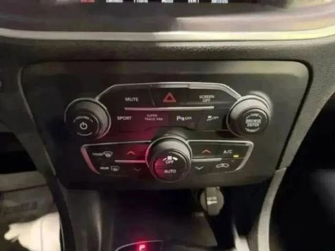 Used 2022 Dodge Charger GT image 50