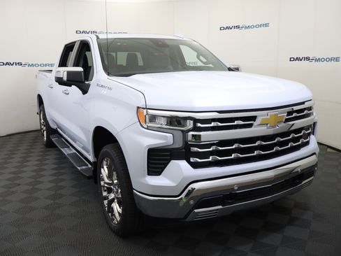 New 2026 Chevrolet Silverado 1500 LTZ w/ LTZ Premium Package AWD/4WD image 3