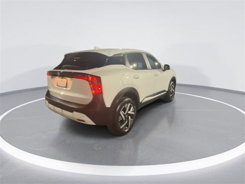 Certified 2025 Nissan Kicks SV image 8