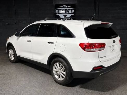 Used 2018 Kia Sorento LX AWD/4WD image 3