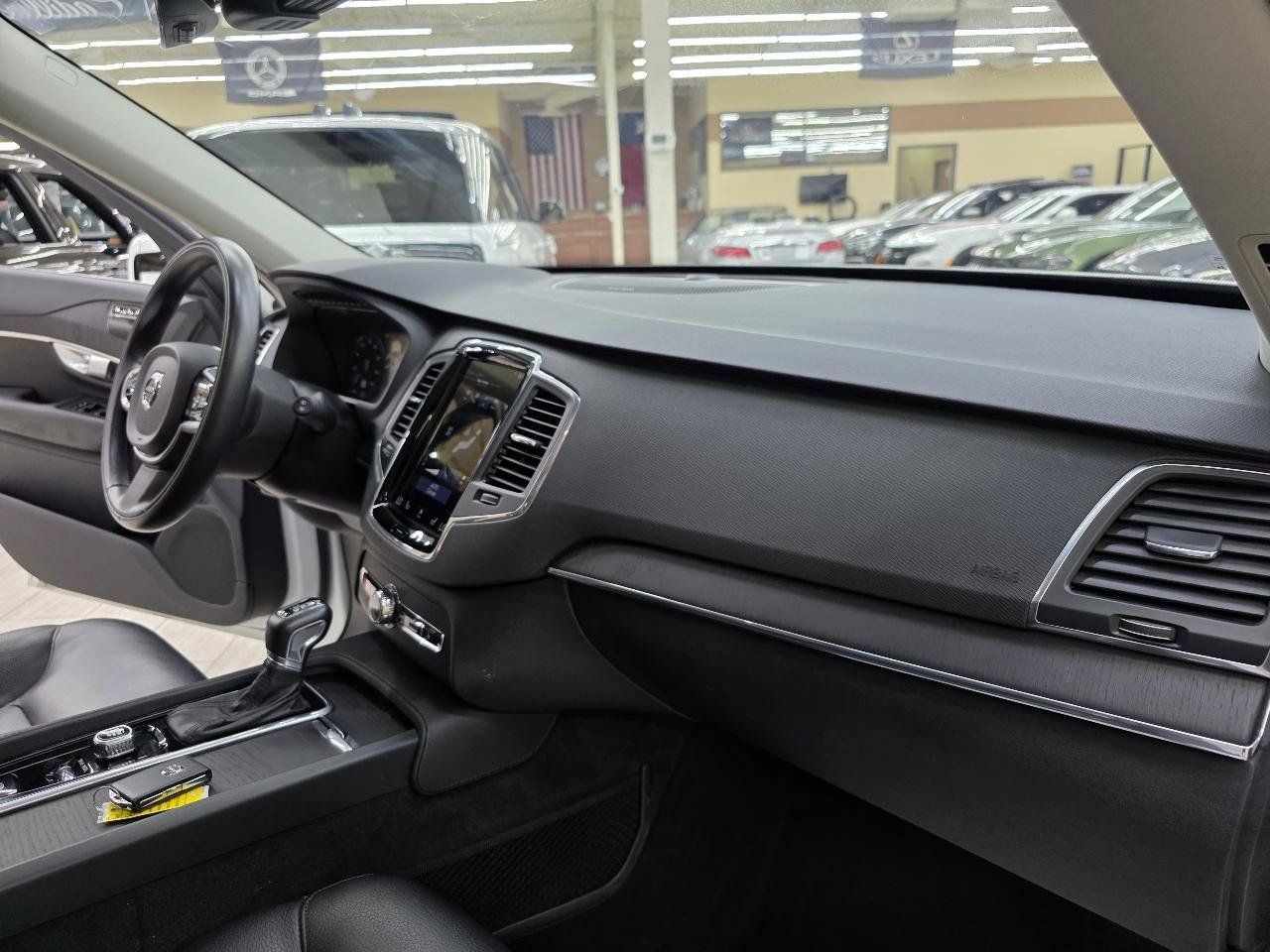 Used 2020 Volvo XC90 T6 Momentum AWD/4WD image 23
