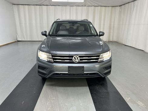 Used 2018 Volkswagen Tiguan SE w/ Panoramic Sunroof Package AWD/4WD image 3
