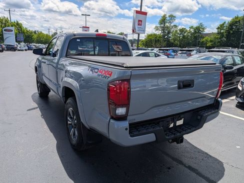 Used 2018 Toyota Tacoma TRD Sport w/ Technology Package AWD/4WD image 6
