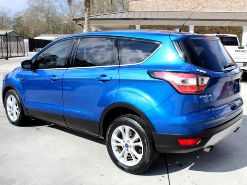 Used 2017 Ford Escape SE image 4