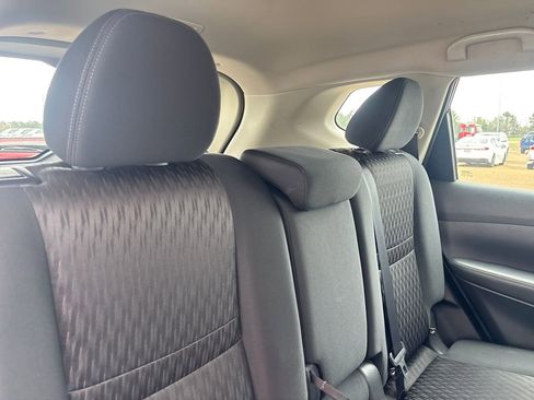 Used 2017 Nissan Rogue S image 25