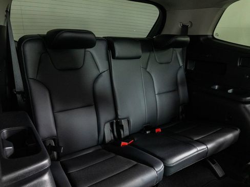 Used 2024 Kia Telluride EX w/ EX Captain's Chair Package AWD/4WD image 23