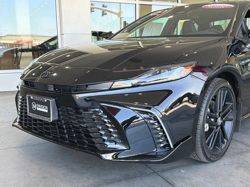 Used 2026 Toyota Camry Hybrid FWD image 3