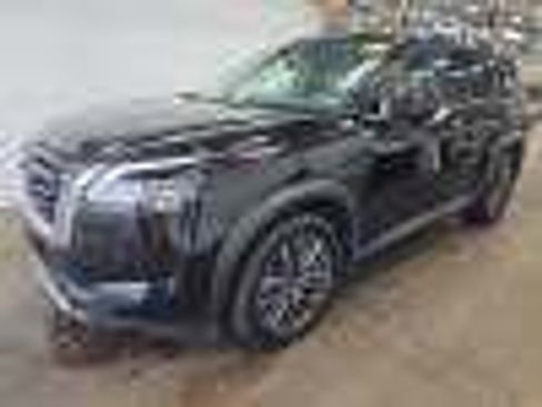 Used 2023 Nissan Pathfinder SL w/ SL Premium Package image 3