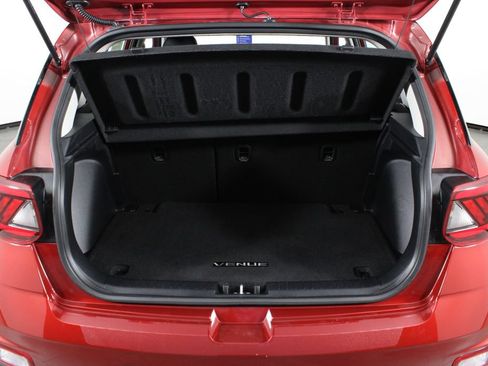 Certified 2024 Hyundai Venue Limited FWD image 18
