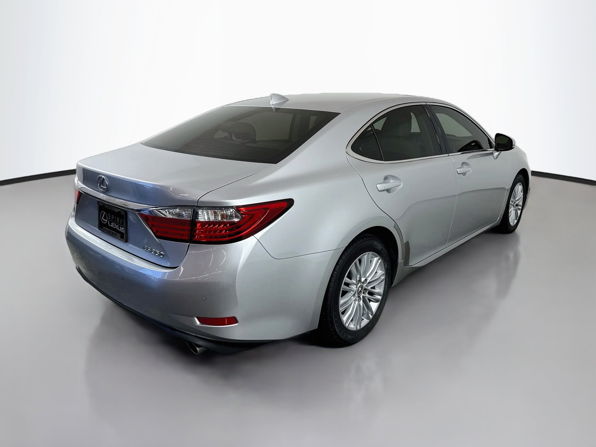 Used 2015 Lexus ES 350 w/ Luxury Package FWD image 7