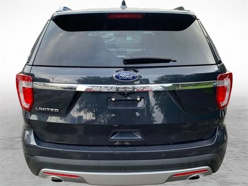 Used 2017 Ford Explorer Limited FWD image 4