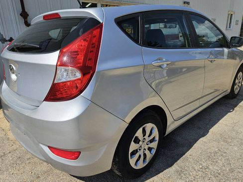Used 2017 Hyundai Accent SE FWD image 9