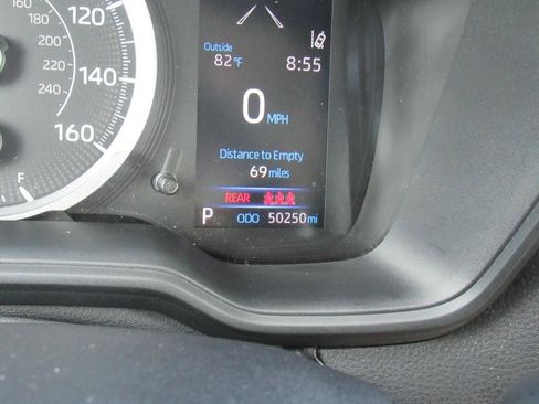 Used 2020 Toyota Corolla LE image 28