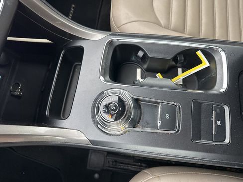 Used 2019 Ford Fusion SEL FWD image 10