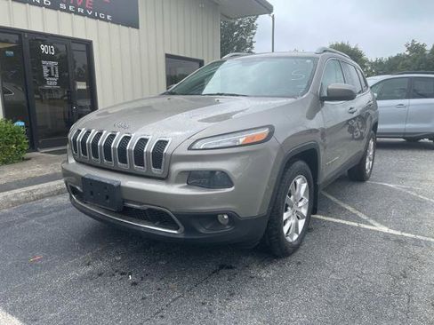 Used 2016 Jeep Cherokee Limited w/ Trailer Tow Group AWD/4WD image 2
