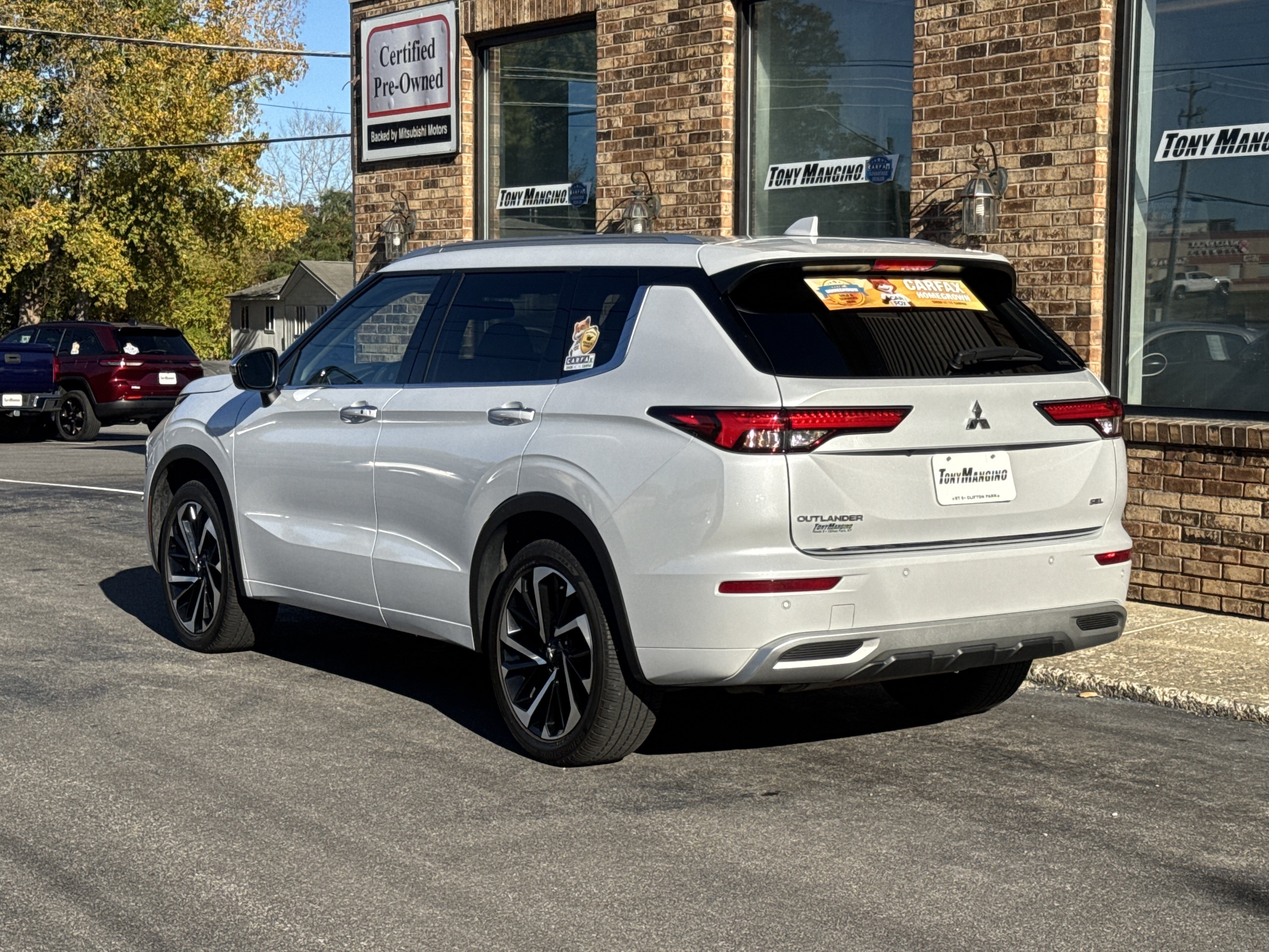 Used 2024 Mitsubishi Outlander SEL AWD/4WD image 3