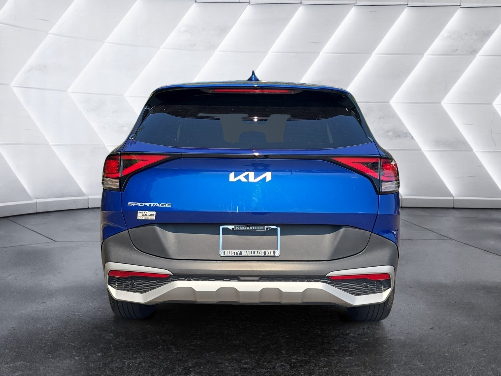Used 2025 Kia Sportage EX FWD image 4