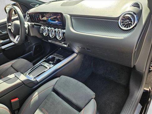 Used 2025 Mercedes-Benz GLA 250 image 21