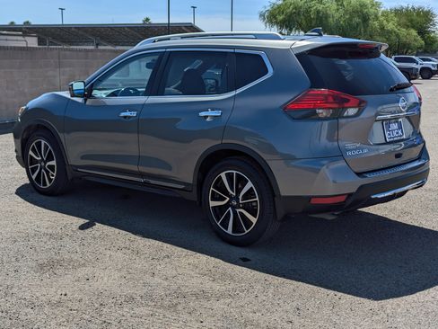 Used 2017 Nissan Rogue SL w/ SL Premium Package image 4