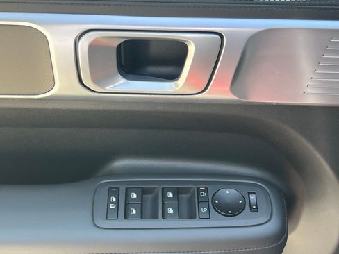 Used 2025 Hyundai Santa Fe SEL FWD image 28
